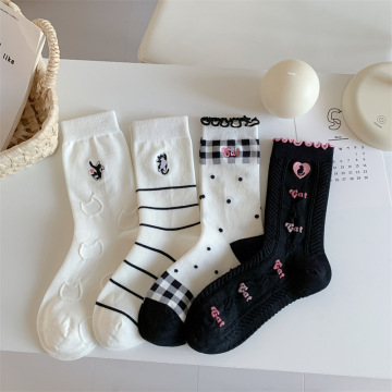 Wholesale Spring/Summer Girls' Crew Ruffled Socks: Fashion Embroidery Socks