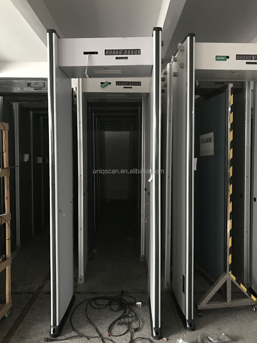 High Sensitivity Security Walk Through Metal Detectors with 6 zones in hotel shipping mall
