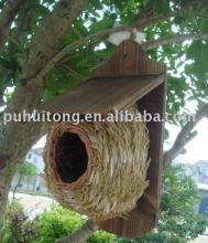 Bird roosting pocket nest