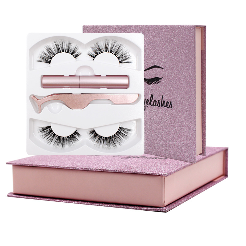 Magnetic lashes in pink box
