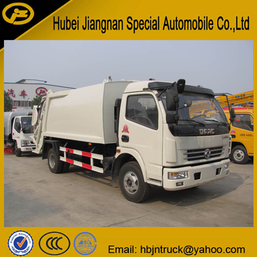 Refuse Compactor Truck