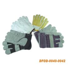 Грубая рабочая перчатка с резиной или точками