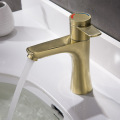 38 degree thermostatic hot and cold basin faucet