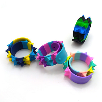 Spike Shape Food Grade Silicone Bracelets para crianças