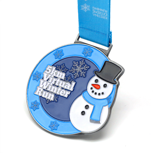 Médaille de course d'hiver virtuelle de neige personnalisée