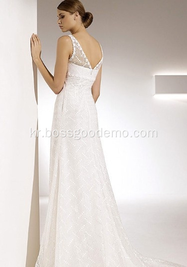 긴 기차 흰색 민소매 웨딩 드레스