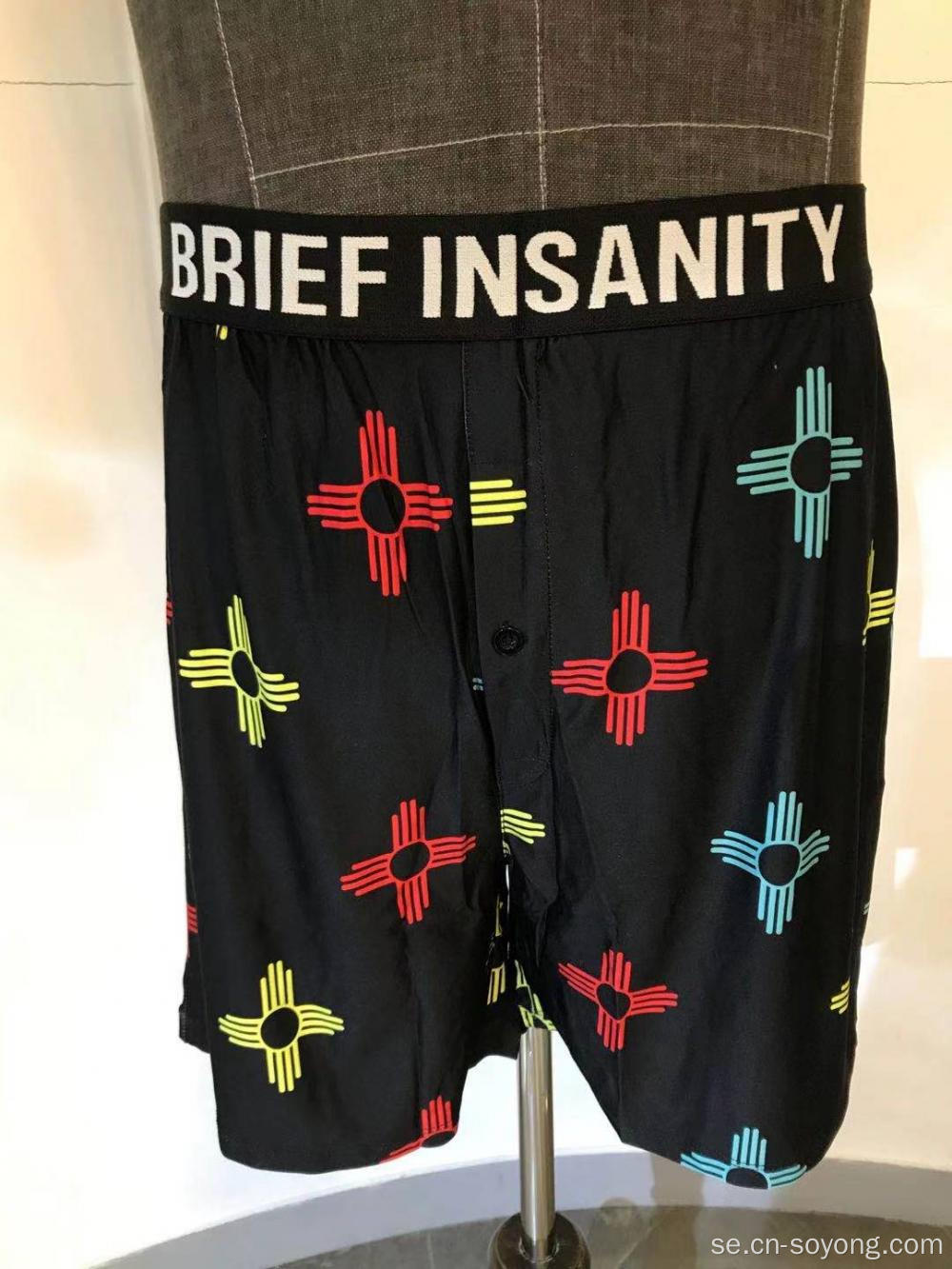 Korta shorts med polyester spandex för män