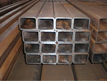 Welded rectangular carbon steel pipes