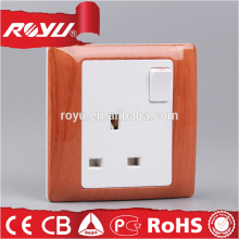3 phase plugs and sockets,white colour SASO /CE certificate BS standard 13A UK switched socket