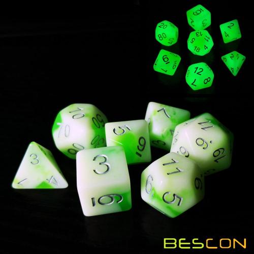 Bescon glühende polyedrische RPG Würfel Set leuchtende Jade, Bescon Glow in dunkle Poly Würfel Set von 7, DND Rollenspiel Würfel