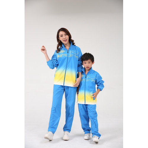 Sytylish couple award suit and kid