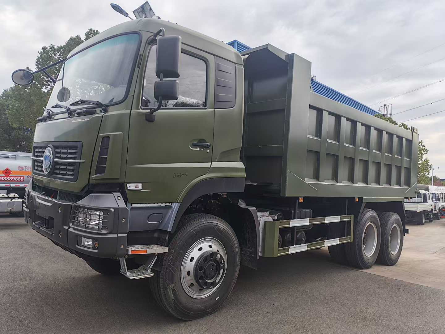 Прочный сверхмощный самосвал для тяжелых грузов Durable Heavy Duty Dump Truck for Heavy Loads