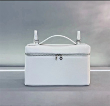 Exquisite Design Genuine Leather Ladies Pillow Crossbody Bag