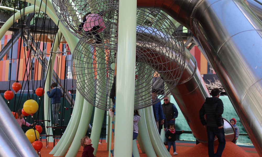 Climbing play equipment