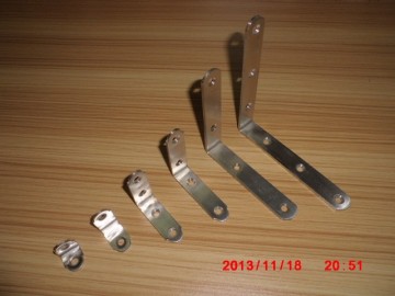 Metallic corner brackets