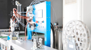 Strip feeding foaming machine