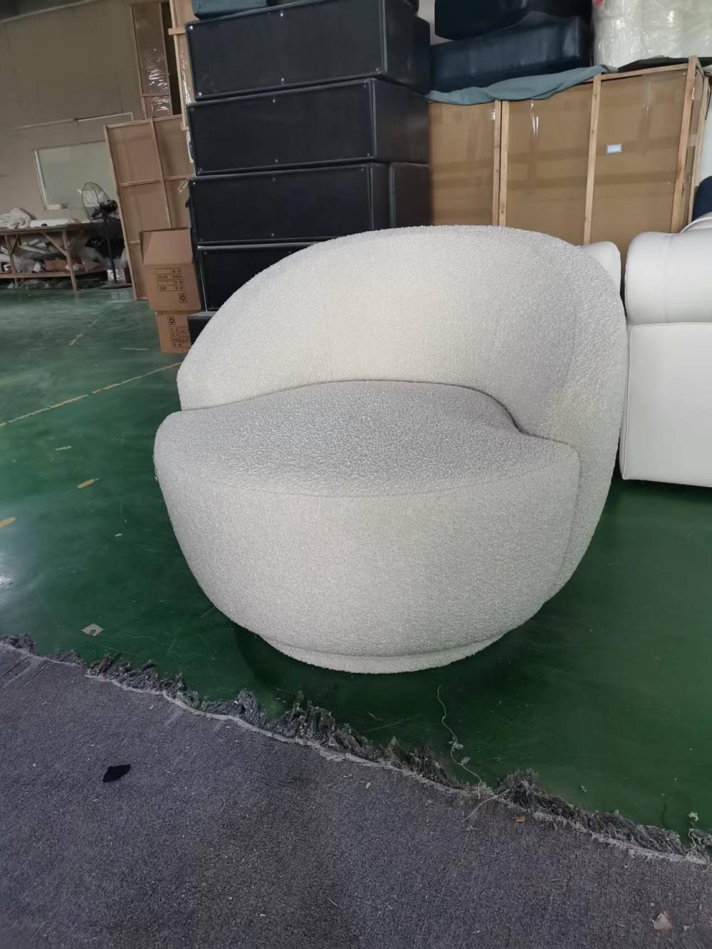 Lecco Swivel Chair