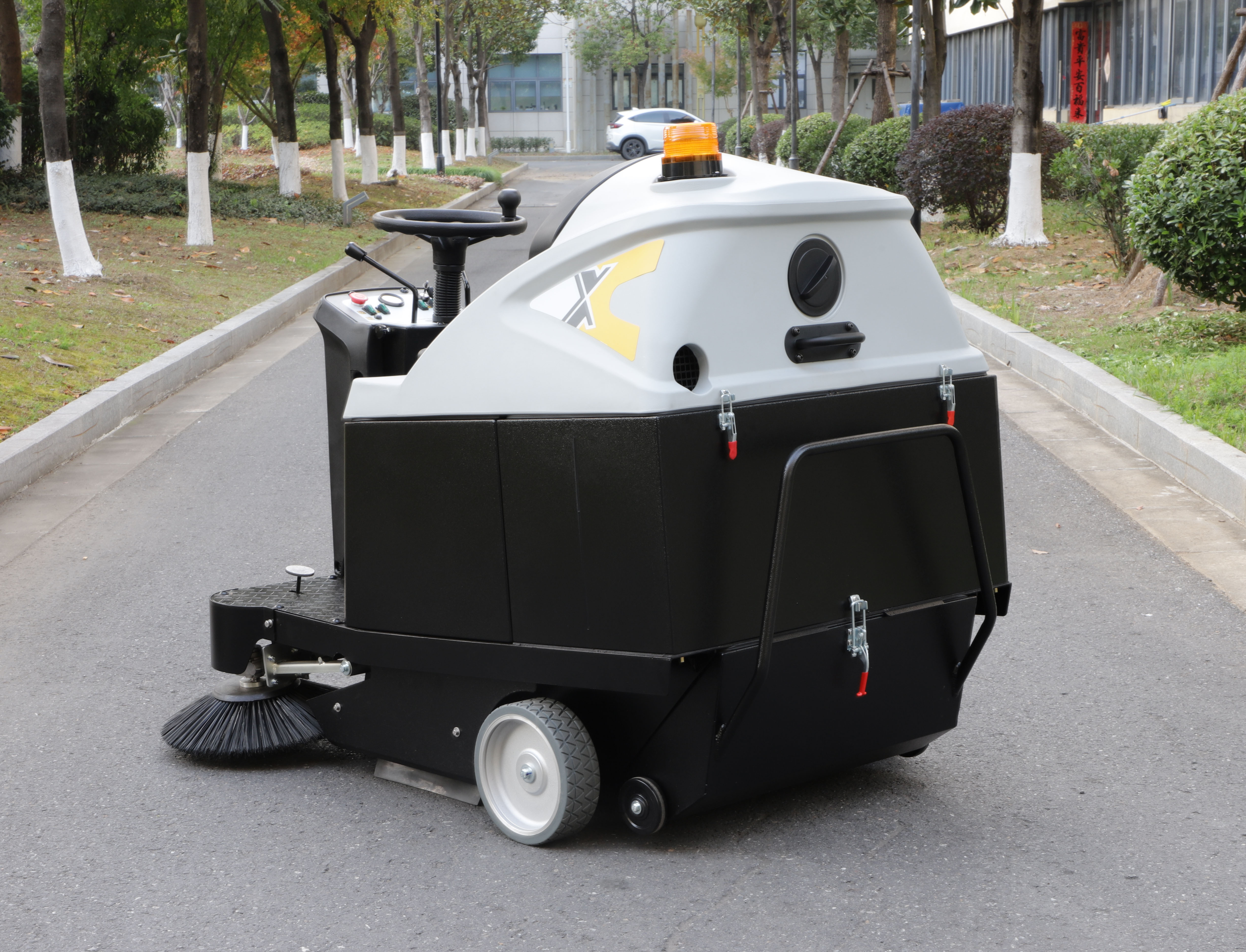 XCMG Ride-on Floor Sweeper