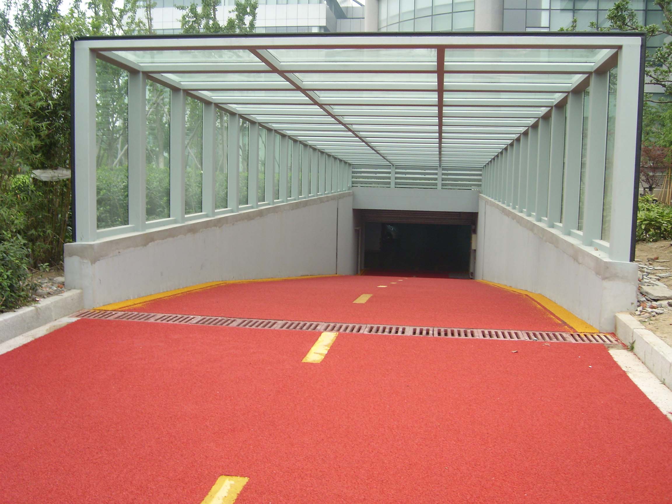 طريق غير زلق ملون Colored non-slip road