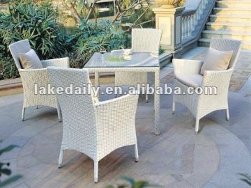 pe rattan chair and table