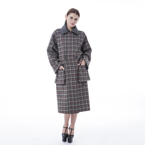 Large pocket cashmere coat with lapel collar