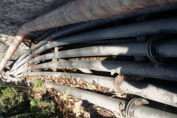 Black large UHMWPE engineering pipe