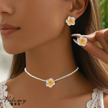 Casual Ladies' Soft Clay Flower Rice Bead Necklace
