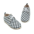 Handgemaakte babyleren sneaker