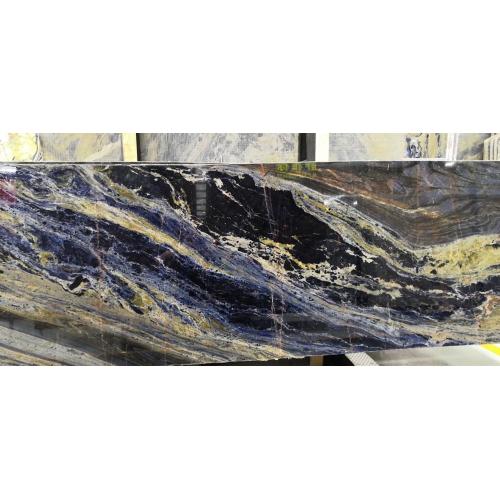 Lempengan sodalite biru besar