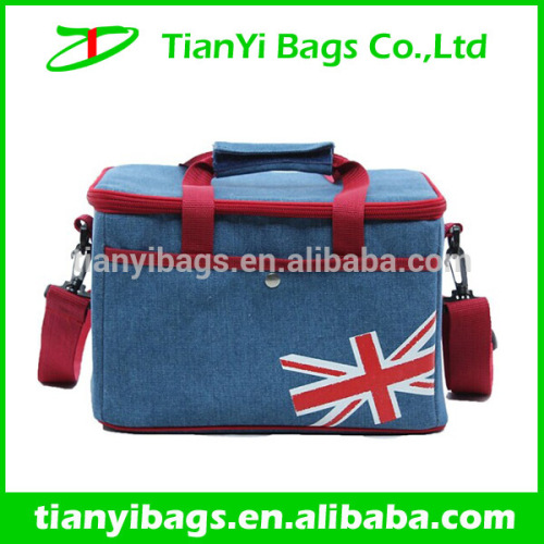 Soft extra large insulated cooler bag for frozen