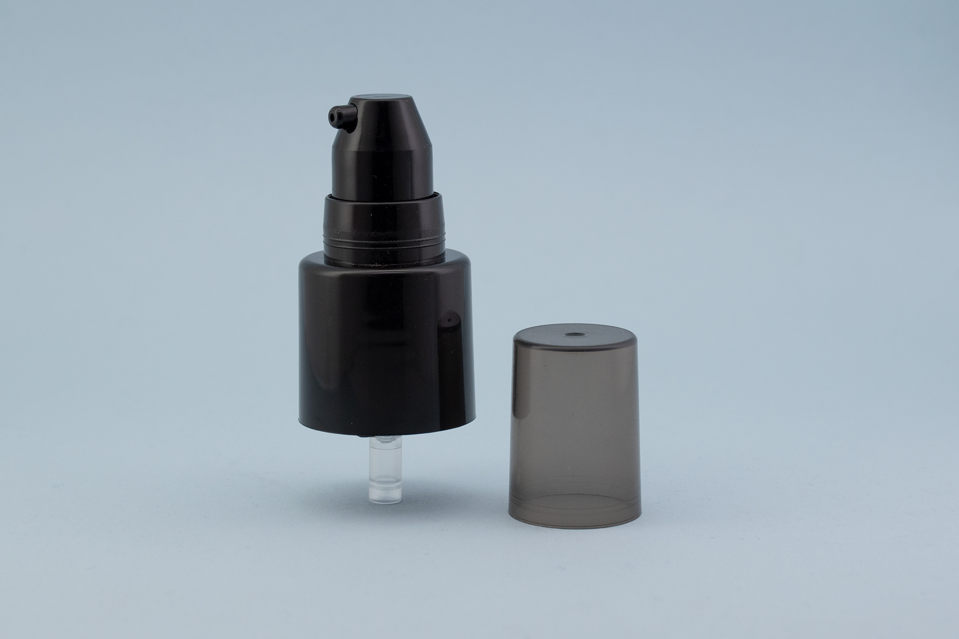 مضخة معالجة ناعمة سوداء 24/415 مع غطاء أسود شفاف 24/415 black smooth treatment pump with transparent black cap