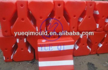 rotomolding design plastic traffic barrier