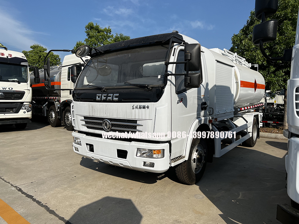 Aircraft Refueling Truck Jpg