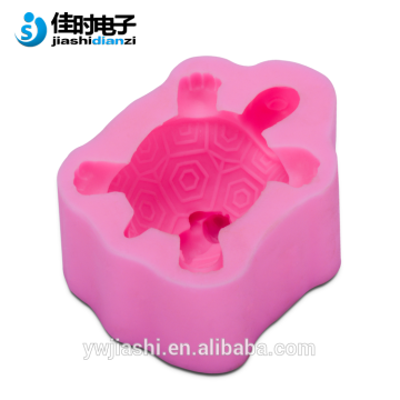 The cutest small turtle muffin silicone cake mold
