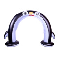 Outdoor PVC Inflatable Arch Sprinkler Penguin untuk anak-anak