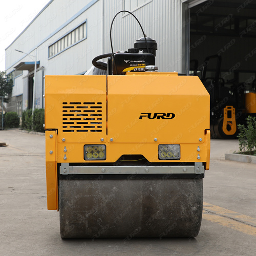 0.7 ton road roller price ride on diesel engine compactor