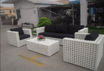 white wicker resin outdoor furniture