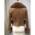 Giacca invernale da donna in shearling scamosciato