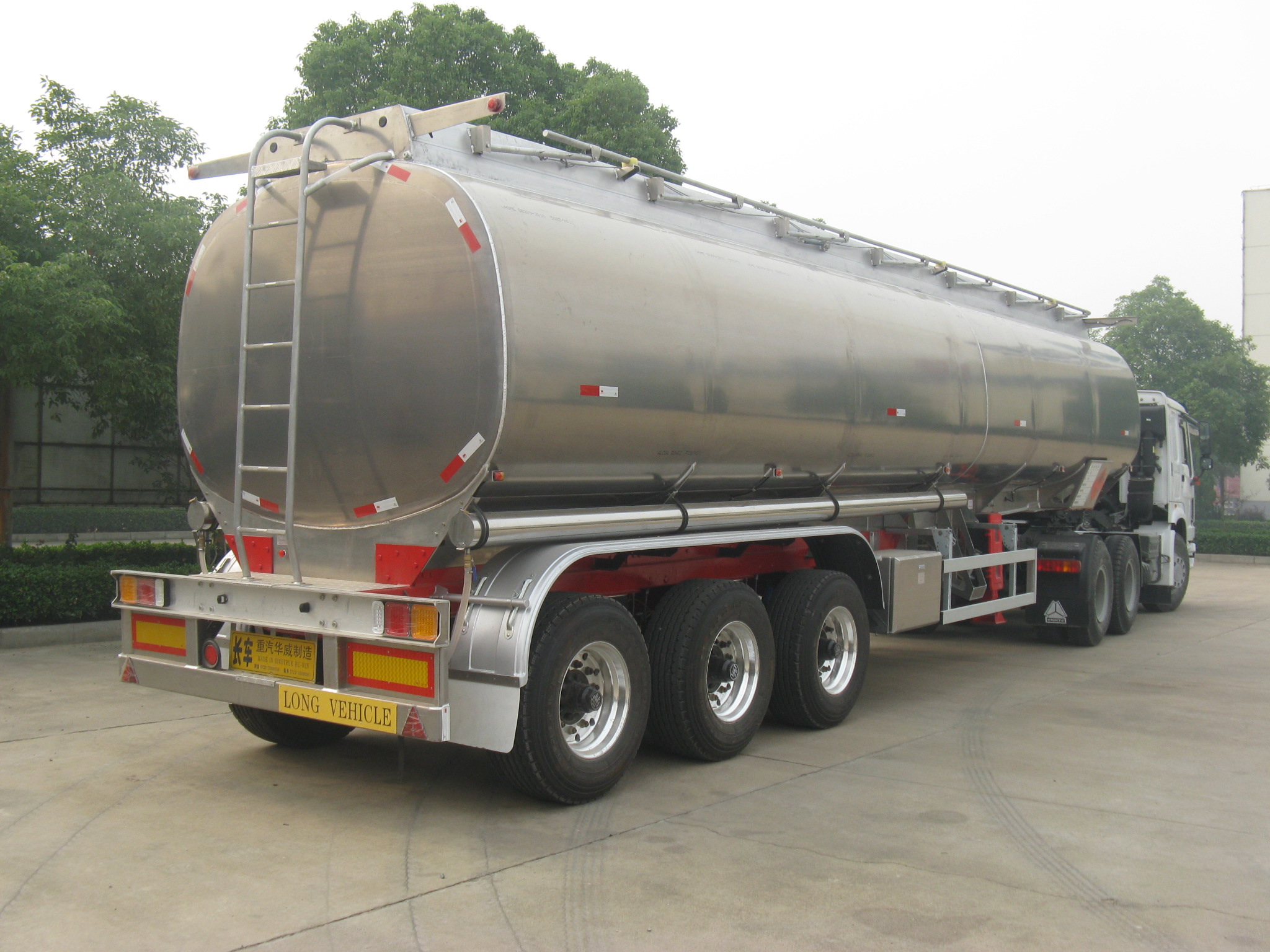 SASO standard Aluminum fuel tank trailer