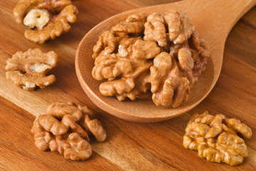 Whole kernel flavor raw walnuts