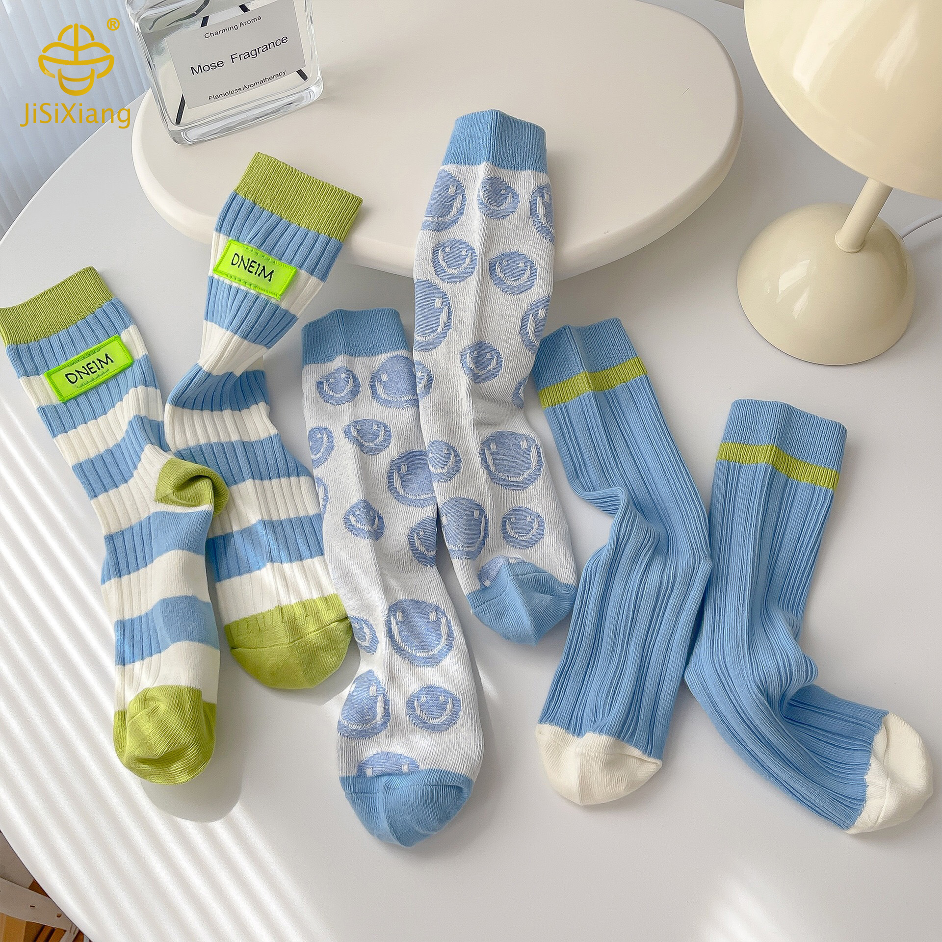 스마일 페이스 천 로고 미드 튜브 양말 유럽 트렌디 한 양말 smiley face cloth logo mid tube socks European trendy sock