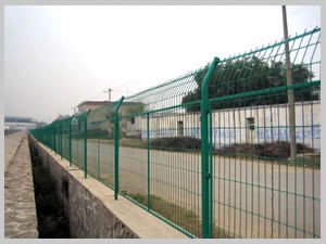 10ft Green powder coated fence post