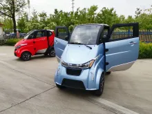 Solar New Energy Electric Car with Cabin