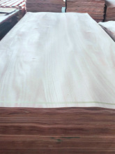 Long life red oak wood veneer plywood board
