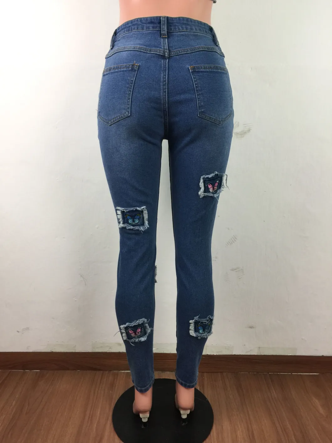 L99533 New Fashion Ripped Patch Butterfly Embroidery Washed Hole Jeans