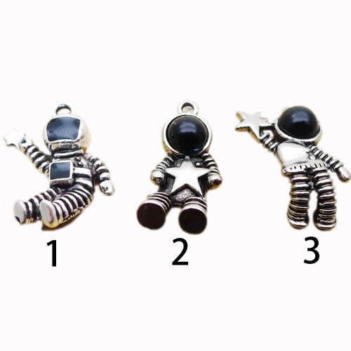 100 stks Astronaut Enamel Charms 3D Astronaut Space Man Emaille Legering Hangers Voor Armband Oorbellen Sieraden Maken DIY