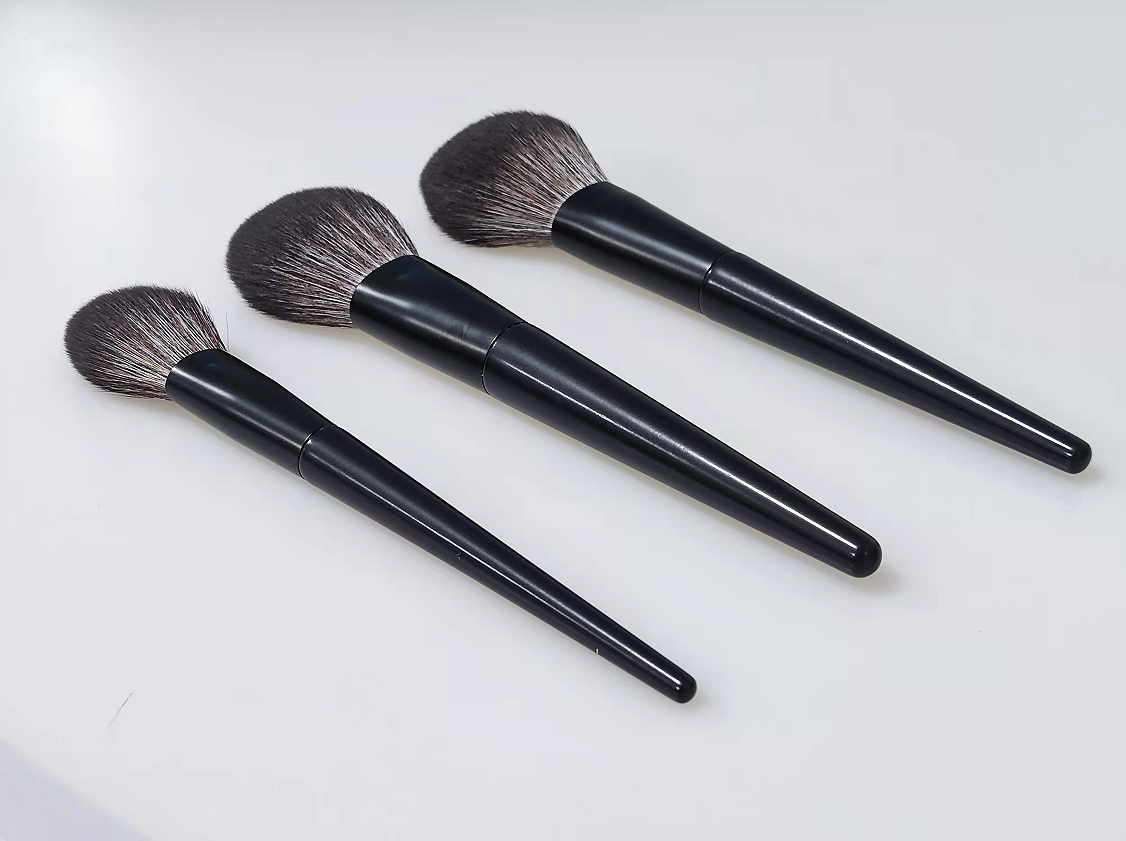 3pcs Soft Synthetic Hair Black Plastic Handle Makeup Brushes Kit OEM