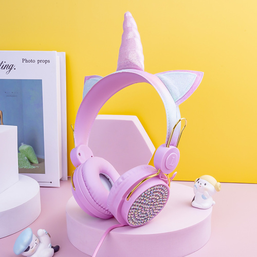 Casque câblé pliable casque Unicorn Diamond Kids Headphones avec des oreilles de chat LED Microphone