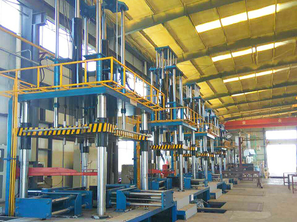 low pressure casting machine