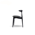 Ch33 Dining Stacking Chair med stoppad sittplats